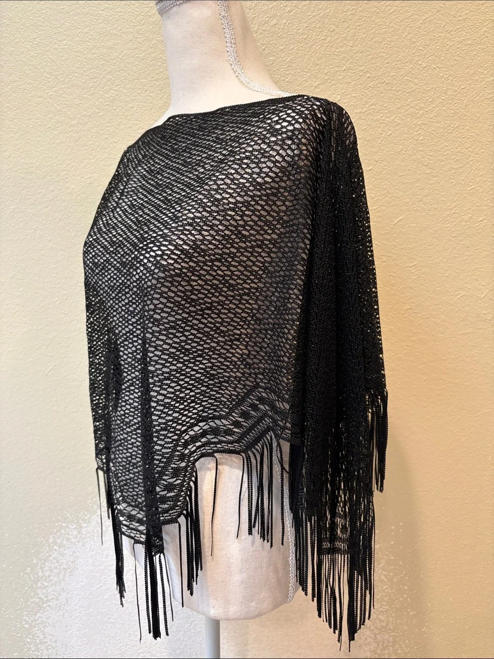 Linda Leal chic black